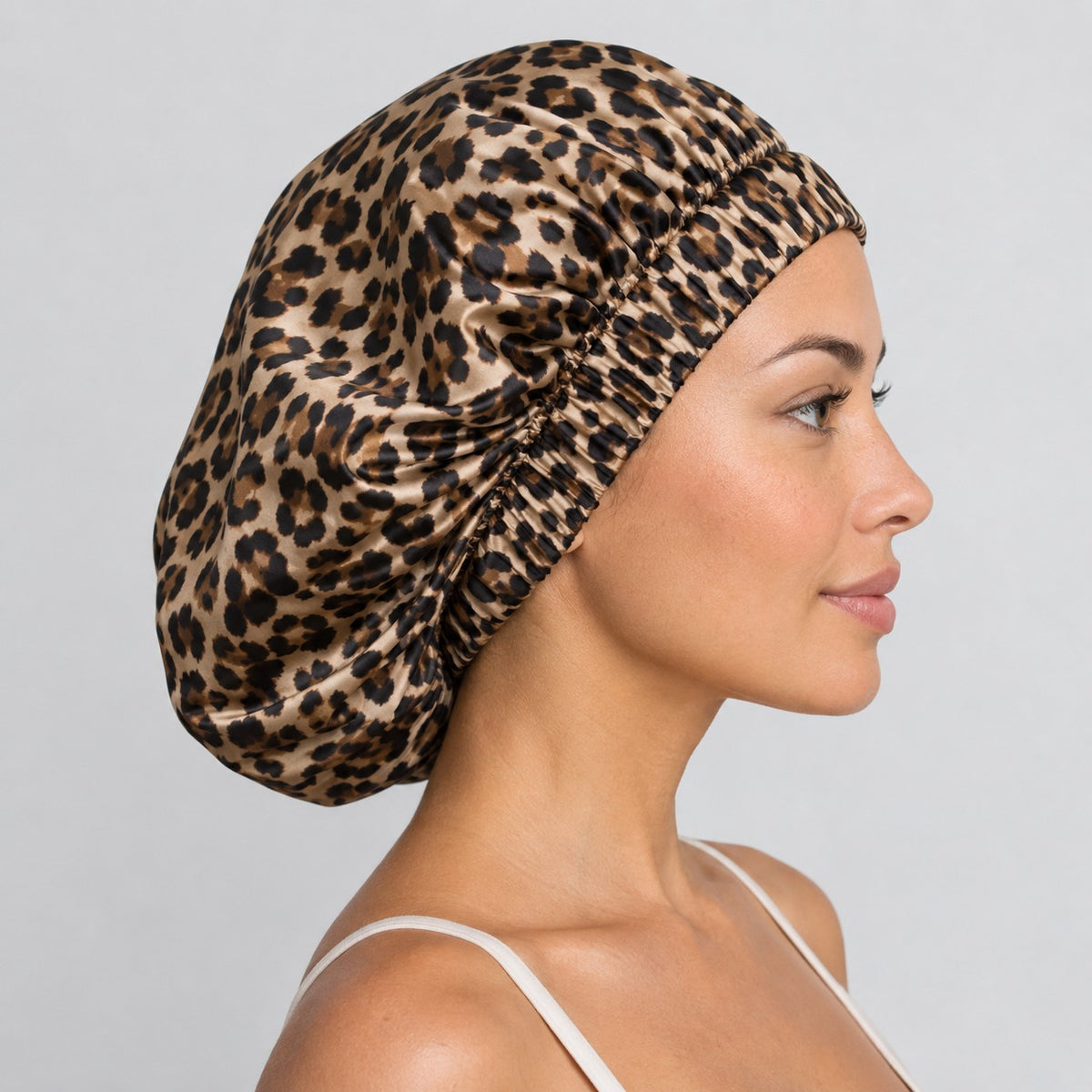 Woman wearing the Leopard bonnet, side view